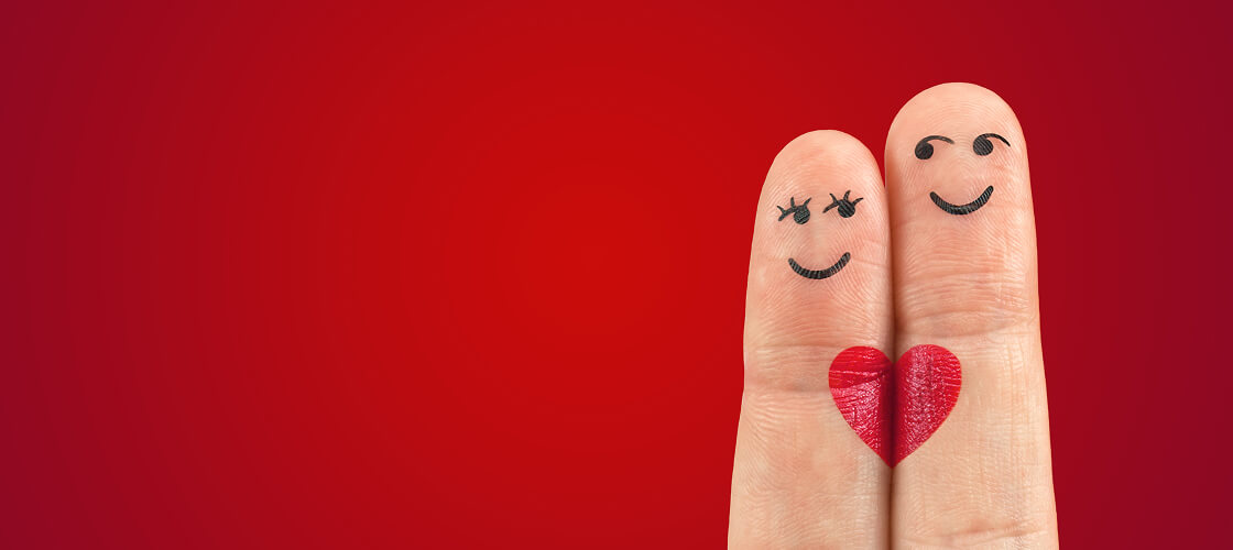 Cute graduation gifts for boyfriend including beef jerky bouquets, personalized Meat Cards, bacon gift boxes, and snack sets from Manly Man Co.